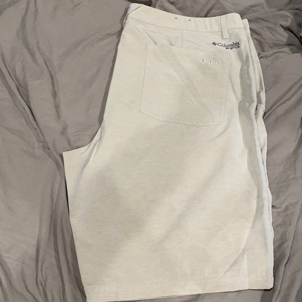 Tan Columbia fishing shorts